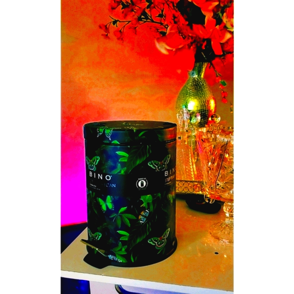 Bino Butterfly Quiet Step Trash Can